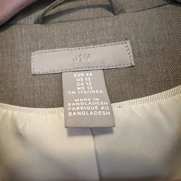 H&M taupe blazer - Picture 3 of 3